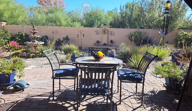 Deirdre's Desert Garden Home