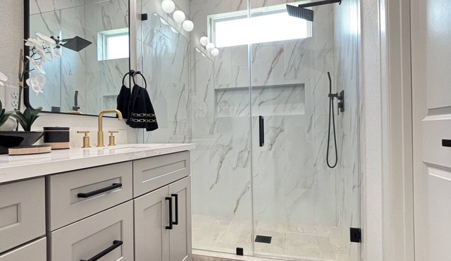 Dej’s Modern Retreat…Downtown Houston Texas