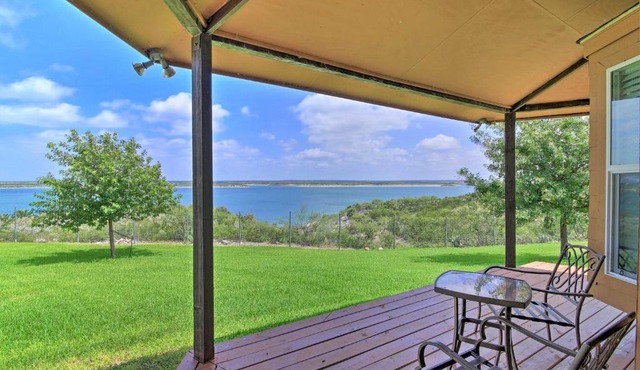 Del Rio Home w/Lake Access & Boat Storage!