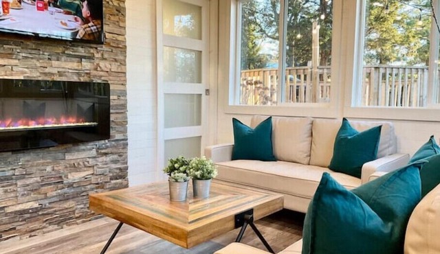 del Sol Waterfront 4 Person Cottage with Private Hottub nn