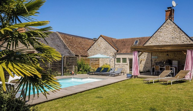 Del Teil, holiday home with heated pool + wifi