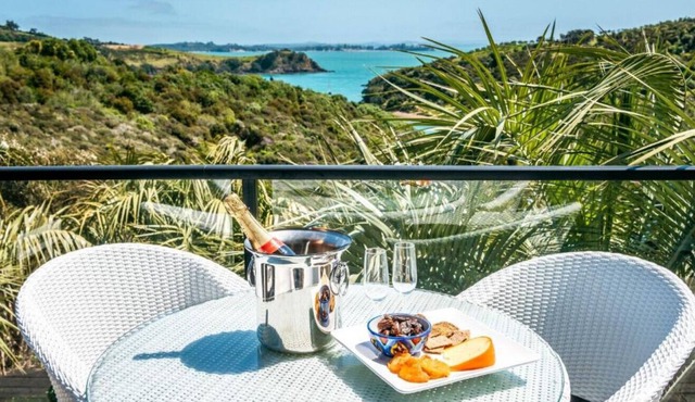 Delamore Cove - Kauri - Waiheke Escapes