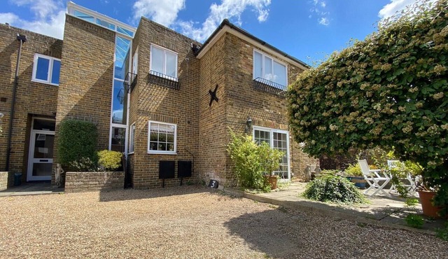 Delf Stream Flat - Close to town with lovely sunny terrace