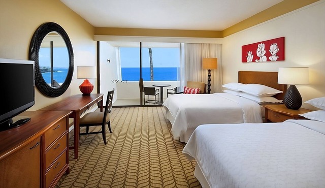 Delight In The Beauty of Kona Coast! 2 Spacious Units, Oceanfront, Game Room
