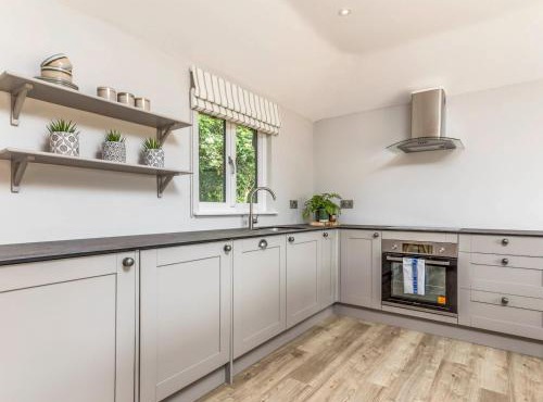 Delightful 1 bed lodge in South Downs village - Pass the Keys