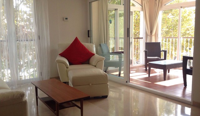 Delightful 2 bed Apartment in Javea Port. Air con, Wifi, Pool and Secure Garage.