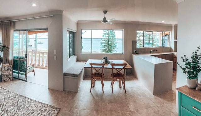 Delightful 2 bedroom unit with magical water views