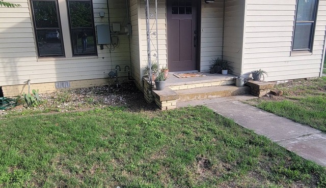 Delightful 2-bedroom house in Stephenville just STEPS from Tarleton State