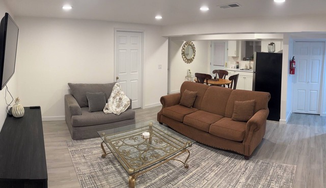 Delightful 2-bedroom basement apartment in Potomac.