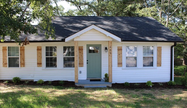 Delightful 2-bedroom house with AC in charming Easley