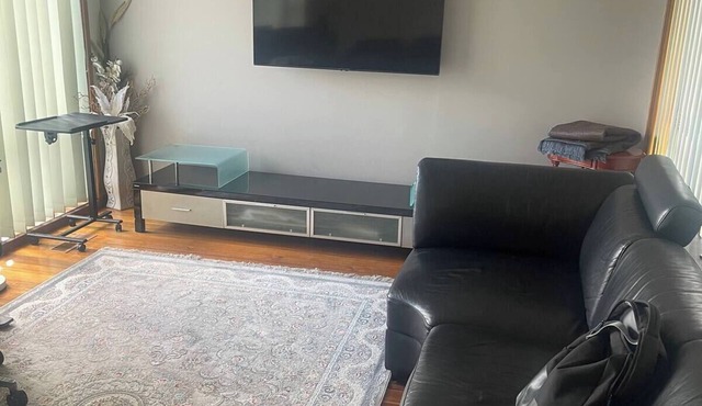 Delightful 3-bedroom house with AC in Broadmeadows