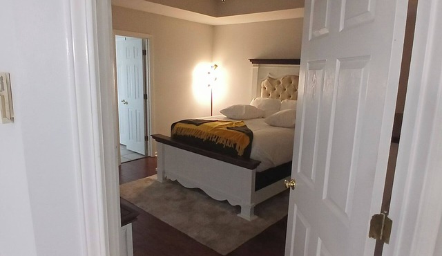 Delightful 3-bedroom, 2-bath house minutes from LSU and the State Capital