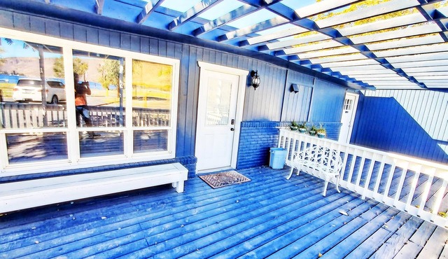 Delightful 3 bedroom Cabin at the Blue Lake (Cabin 1)