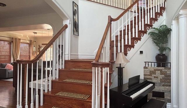 Delightful 3-bedroom 2-bathroom Single family home in Springfield