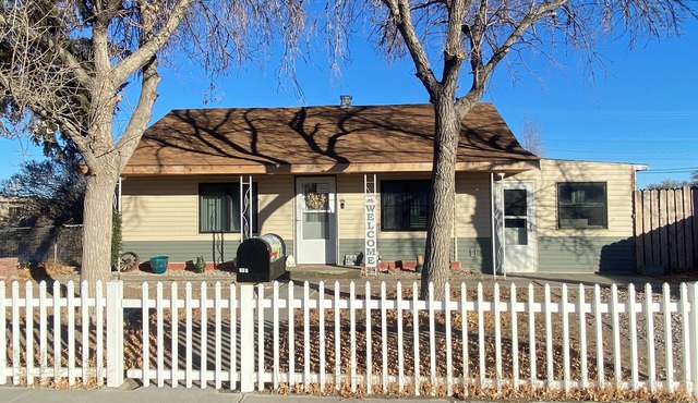 Delightful 3-bedroom COZY ROOMY house in Beautiful Powell WYOMING with WiFi !