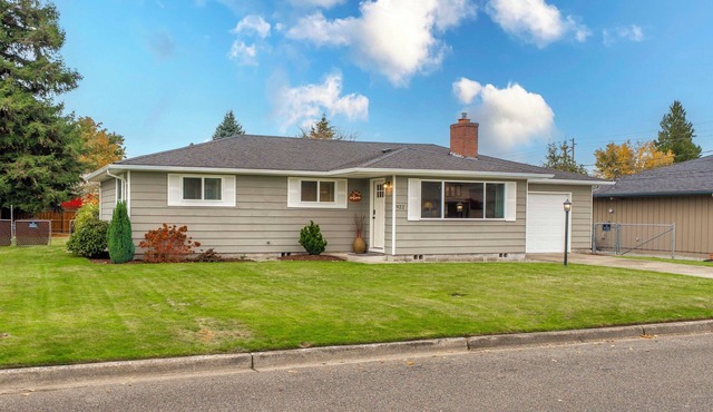 Delightful 3-bedroom house in quiet Puyallup neighborhood