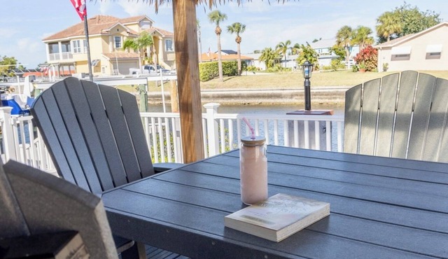 Delightful 3-bedroom house with AC in charming Hudson, Florida with private pool