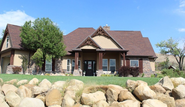 Delightful 3-bedroom house with AC and enjoy a Country setting.
