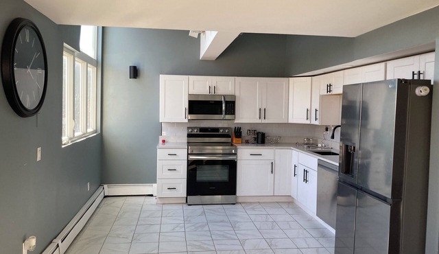 Delightful 3-bedroom apartment with AC in Bridgeport