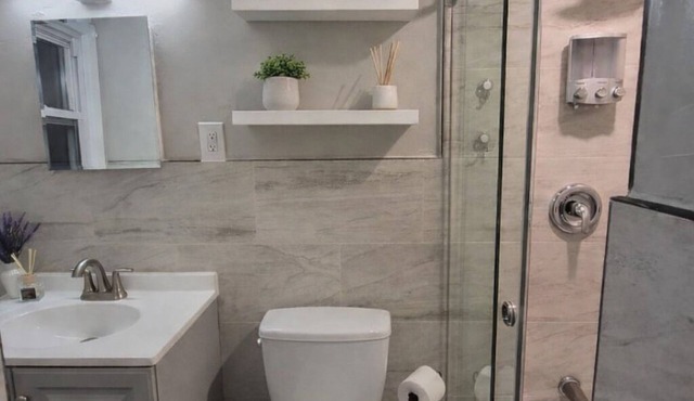 Delightful 3-bedroom house in Irvington perfect for your getaway