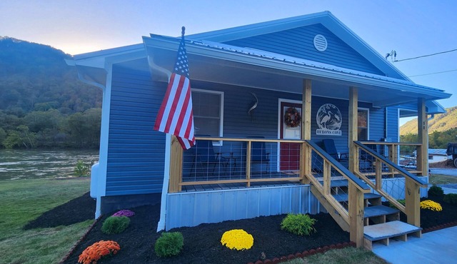 Delightful 3-bedroom Home on the New River