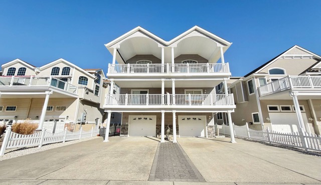 Delightful 4-bedroom townhome with AC in Sea Isle City