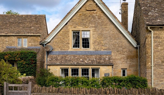 Delightful 4 bedroom Cotswold character cottage - Pass the Keys