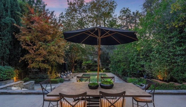 Delightful 4-bedroom estate in charming Pasadena perfect for relaxing