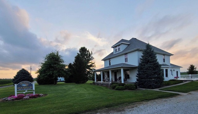 Delightful 4-bedroom farmhouse in Parke County near Turkey Run State Park