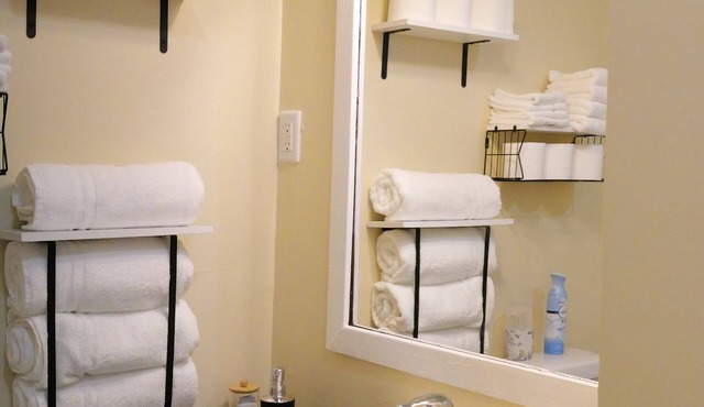 Delightful 4-bedroom house with AC in peaceful Kenosha