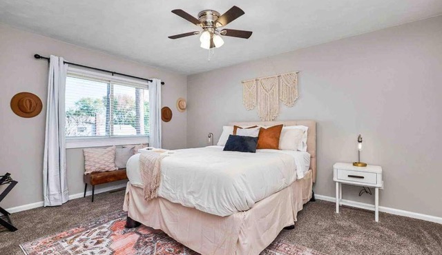 Delightful 4-bedroom home with game room!
