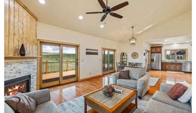 Delightful 4-bedroom house in Hayden perfect for your getaway 5 min to airport