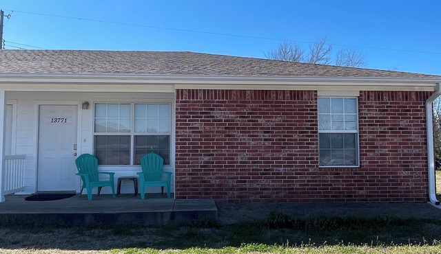 Delightful and Clean- 2 Bedroom Duplex
