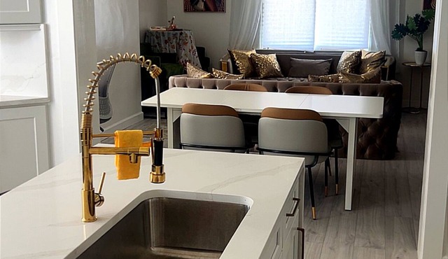 Delightful and Remodeled 5-bedroom house near the North Shore and Draft Event