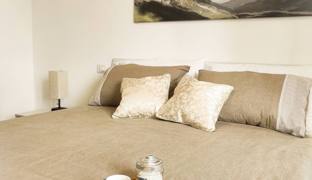 Delightful Apartment 15 min. from the Center of Milan