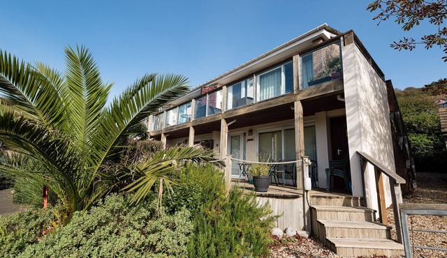 Delightful apartment for three guests close to the beach.