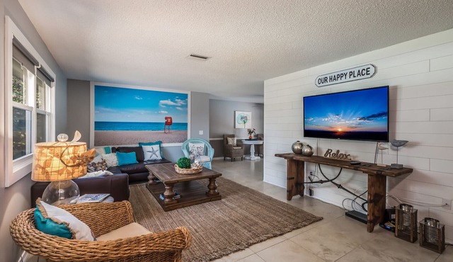 Delightful Beach House with a Pool!