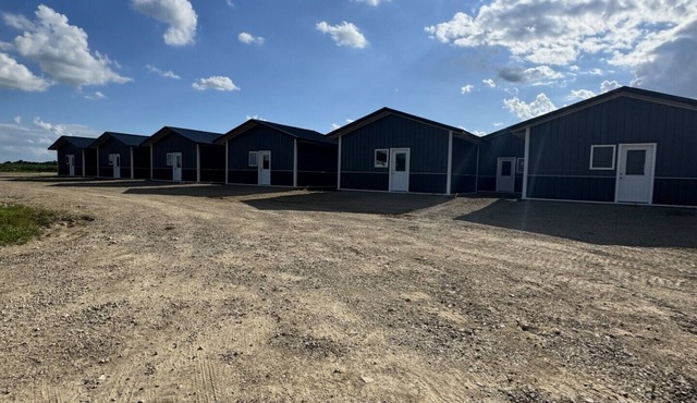 Delightful cabin with AC in Racine