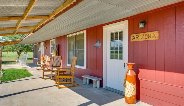 Delightful Carmine Studio on Farm Near Round Top!