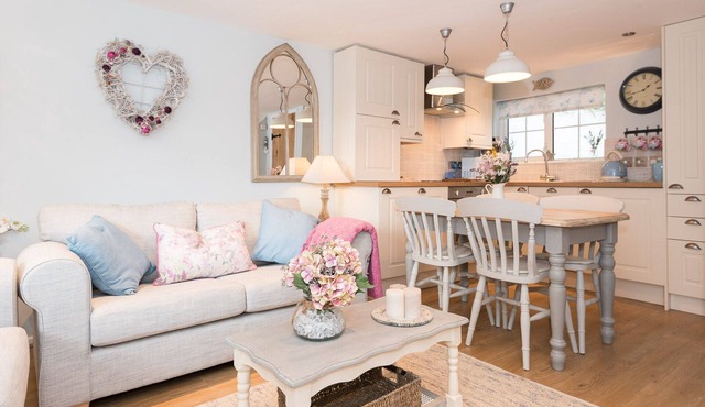 Delightful cottage for four