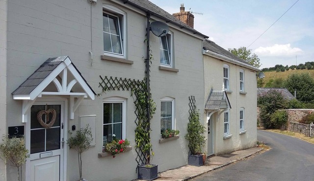 Delightful cottage set in the pretty village of Clearwell, Forest of Dean.