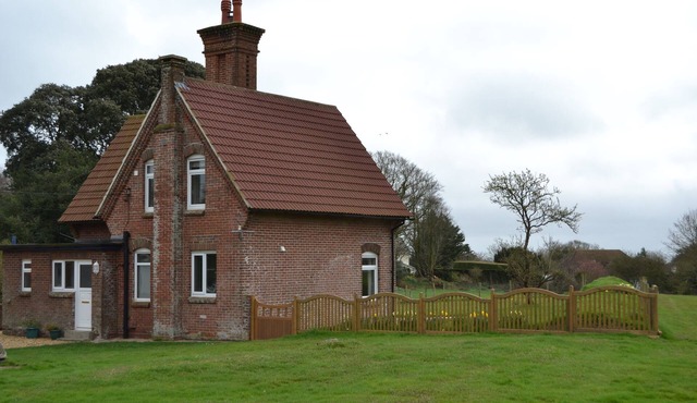 Delightful Cottage with Views of the Purbeck Hills