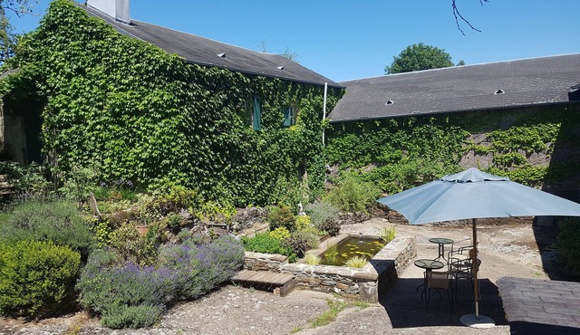 DELIGHTFUL COUNTRY COTTAGE