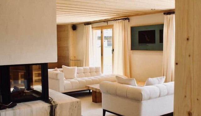 Delightful Deluxe Chalet with Amazing Alps View