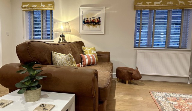 Delightful detached 2 bedrooms 2 en-suites cottage in the heart of the Cotswolds