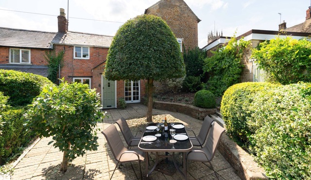 Delightful dog-friendly cottage - Orchard Cottage, Hook Norton