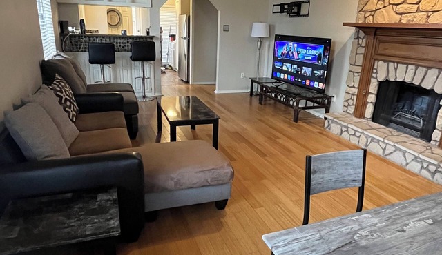 Delightful Downtown Frisco House-Half a mile from Frisco downtown