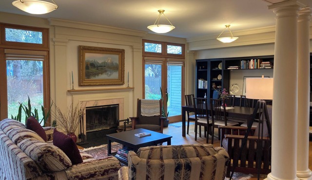 Delightful Downtown Ithaca Home & Garden for extended stays