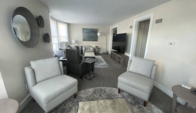 Delightful Downtown Retreat