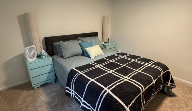 Delightful Duplex in Roanoke- Close to the Hospitals and Pet friendly!